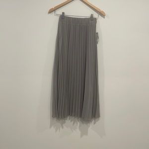 ✨ Pleated Maxi Skirt✨